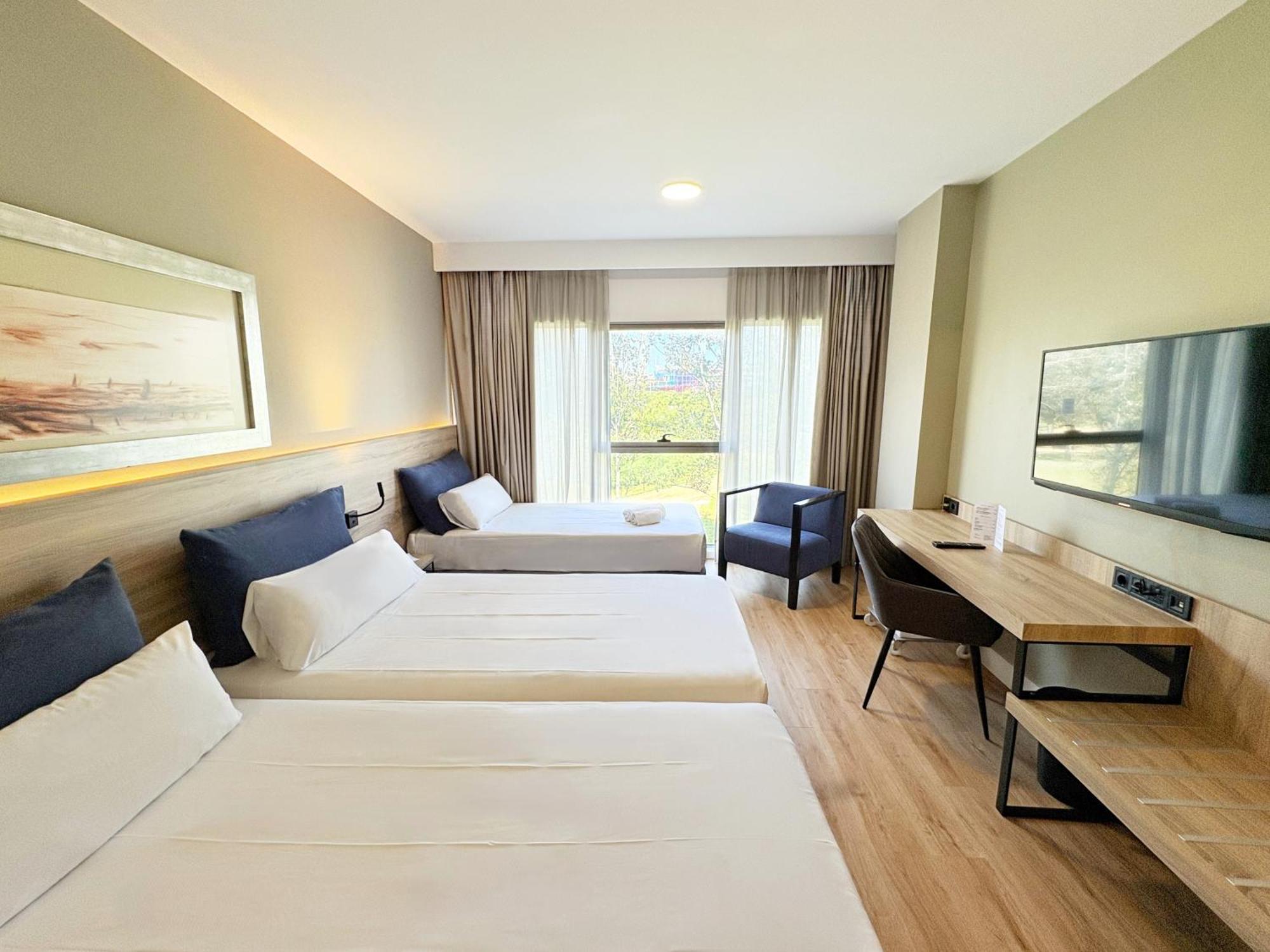 Eurohotel Barcelona Granvia Fira L'Hospitalet de Llobregat Dış mekan fotoğraf
