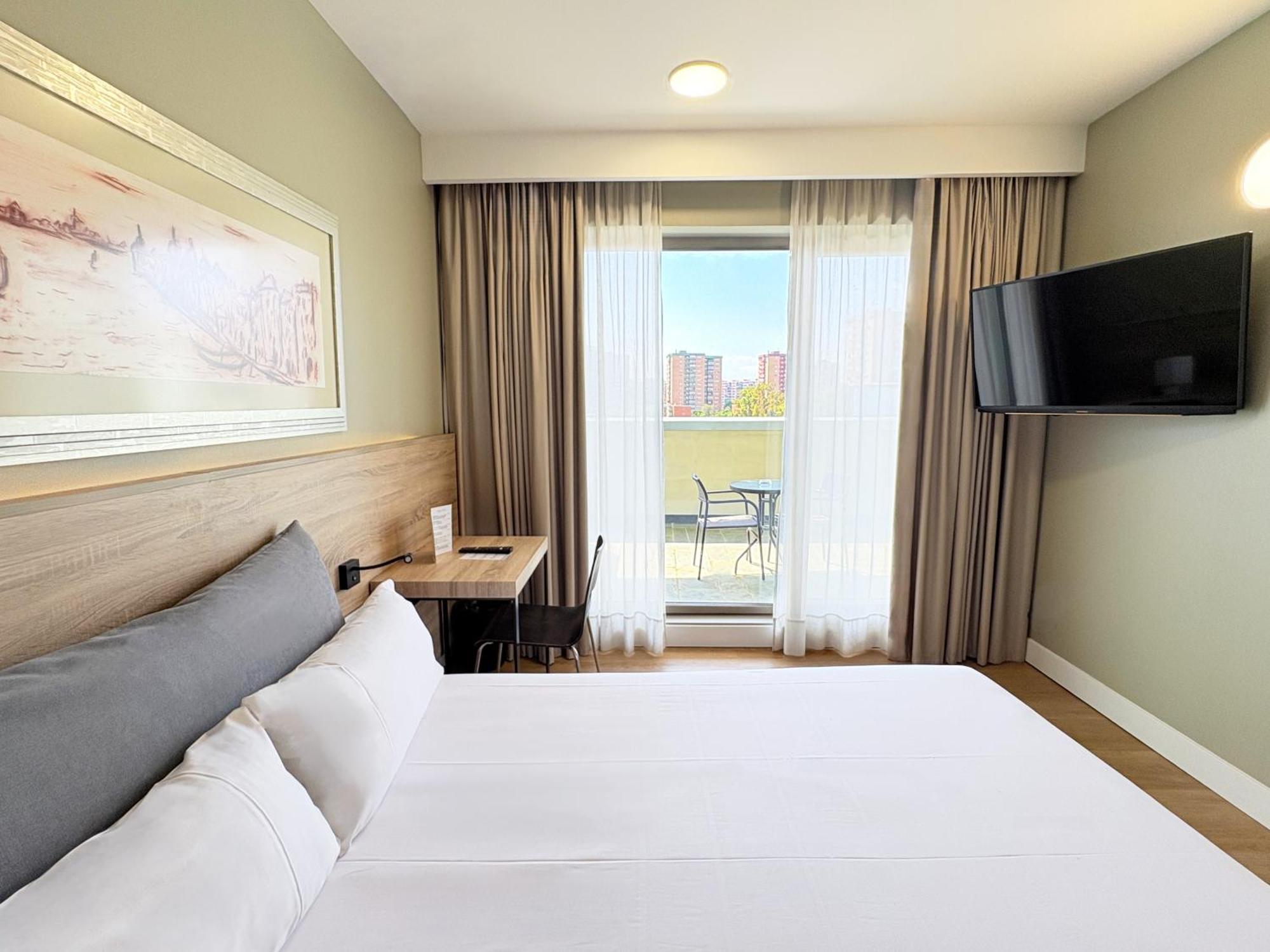 Eurohotel Barcelona Granvia Fira L'Hospitalet de Llobregat Dış mekan fotoğraf